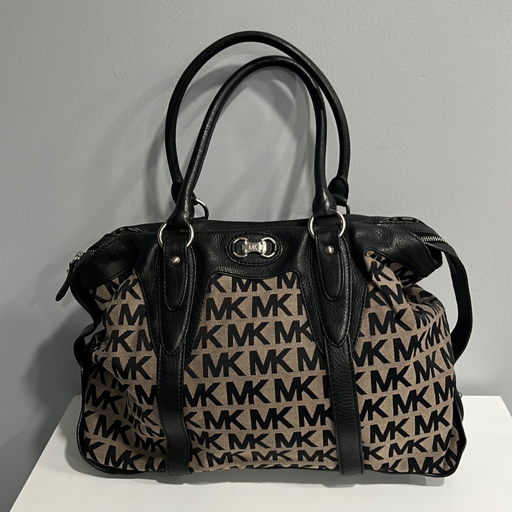 Michael Kors Signature Tote
